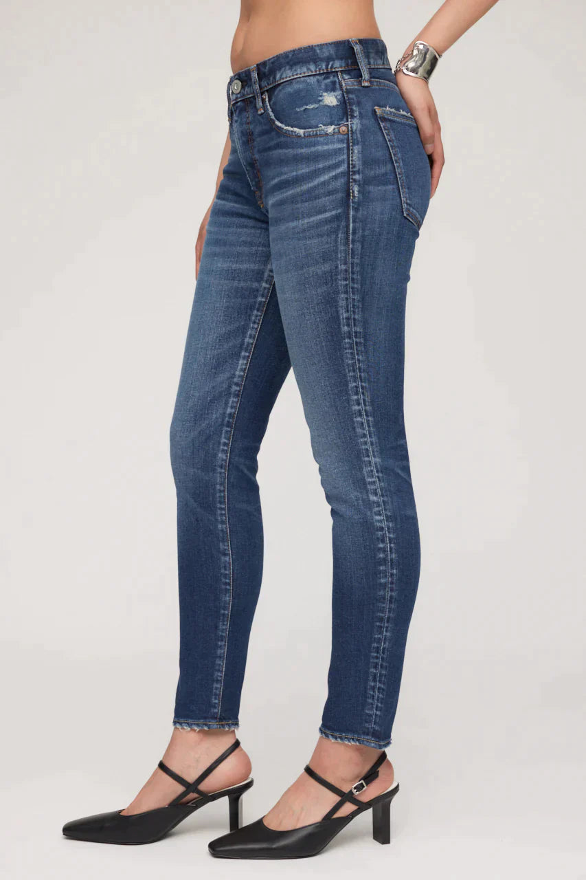 Carson Skinny - FINAL SALE - Premium Denim Denim from Moussy Vintage - Just $175! Shop now at shopthedenimbar